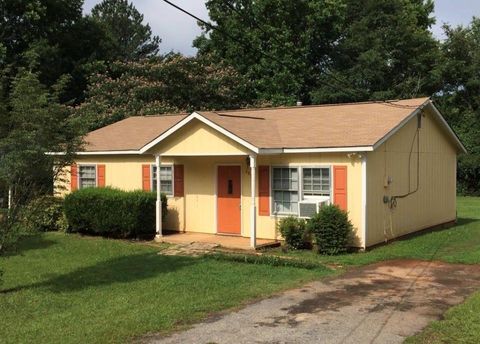 Homes For Sale - 107 Oakwood Circle<br/> Spalding County, Griffin, GA 30223