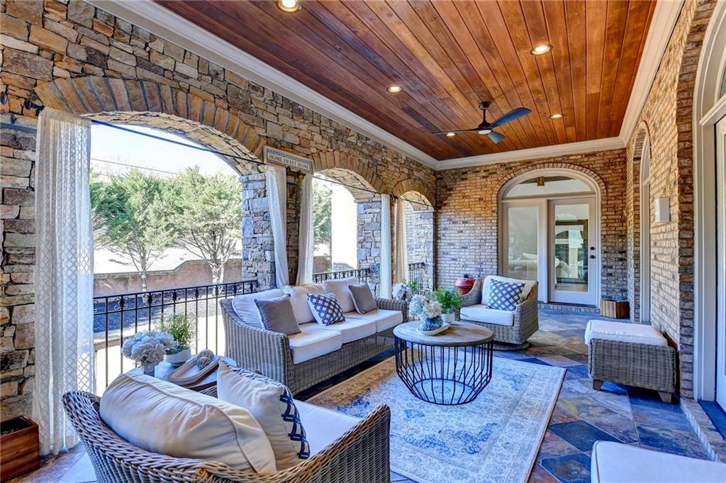 8150 Prestwick Circle