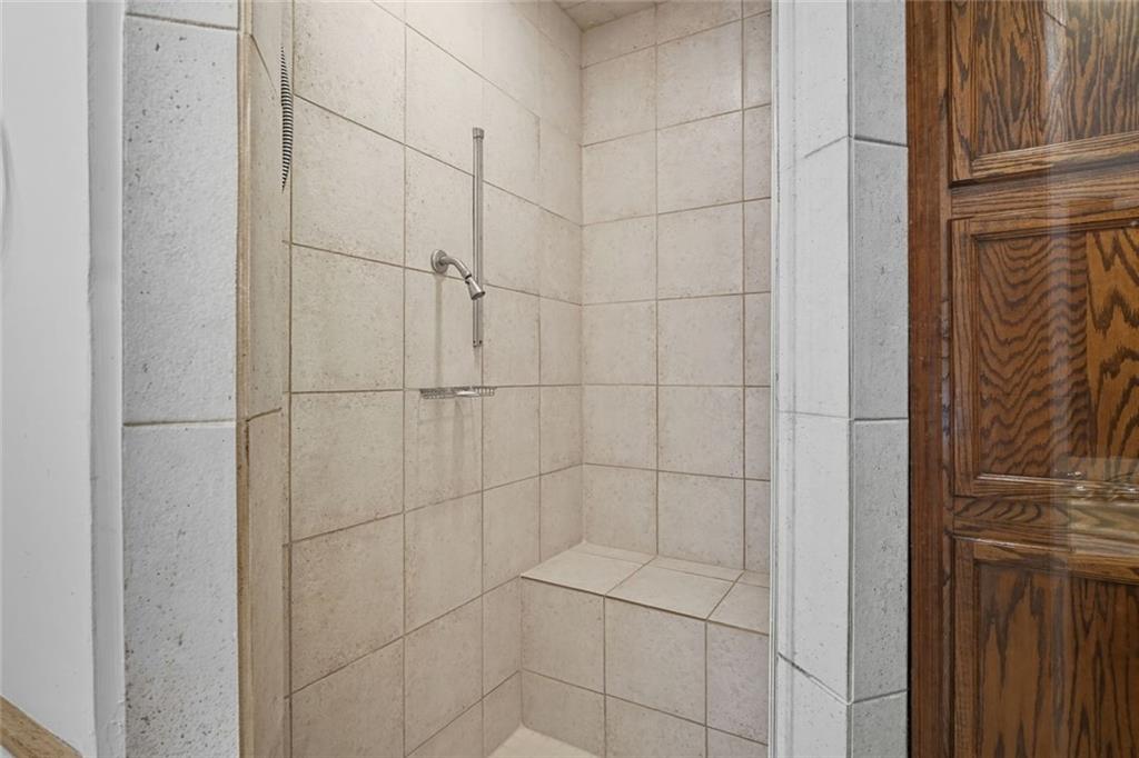 LANIER COUNTRY CLUB ESTATES - Residential
