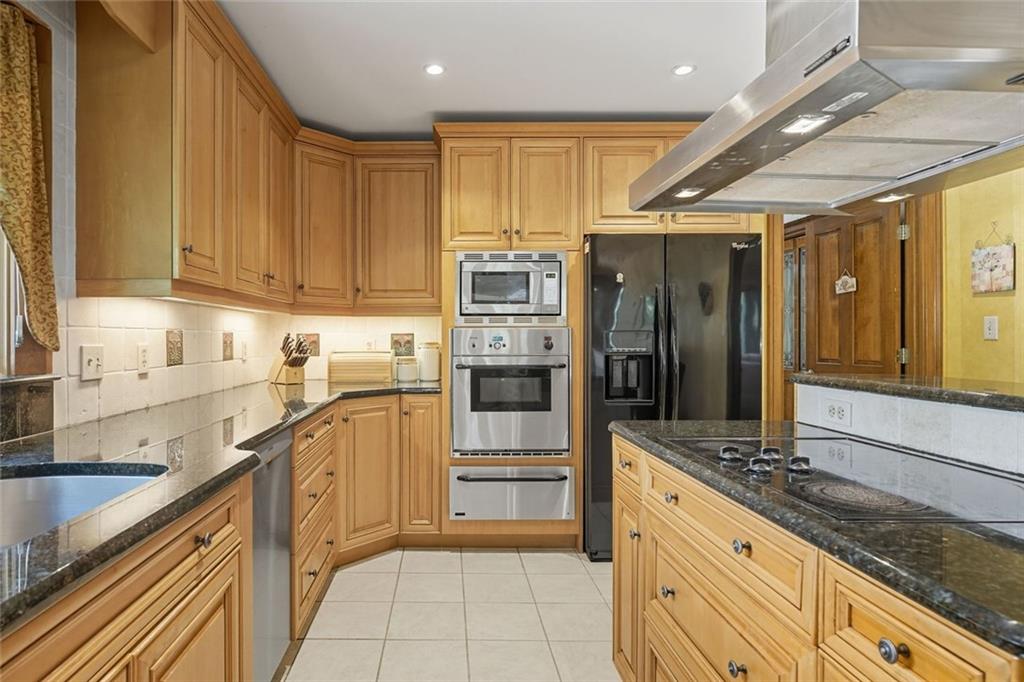 LANIER COUNTRY CLUB ESTATES - Residential