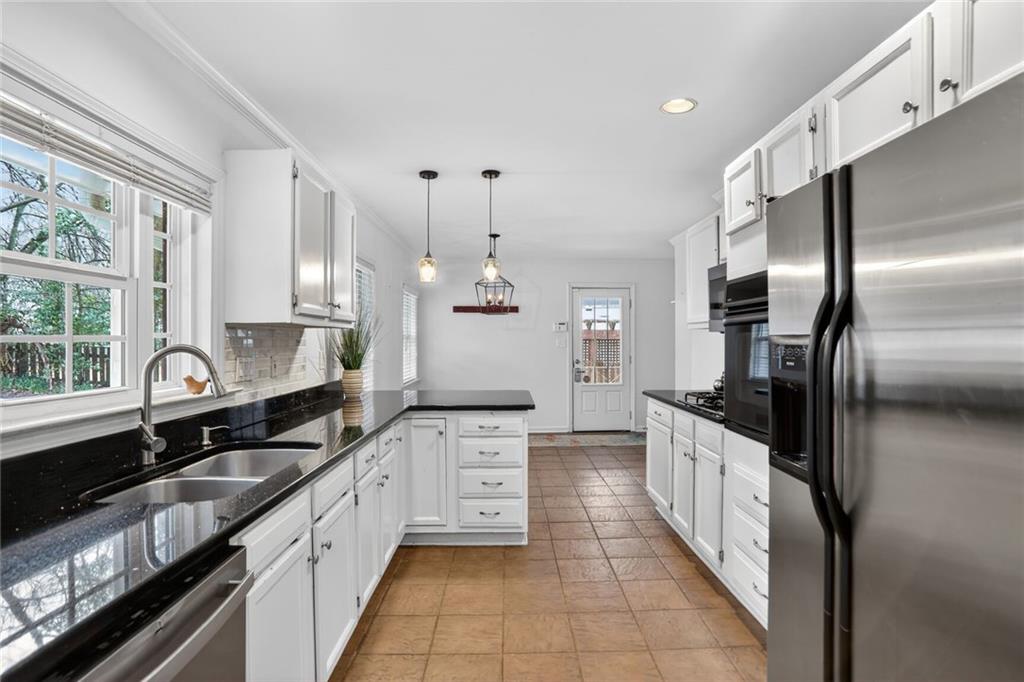 1127 Moores Mill Road NW