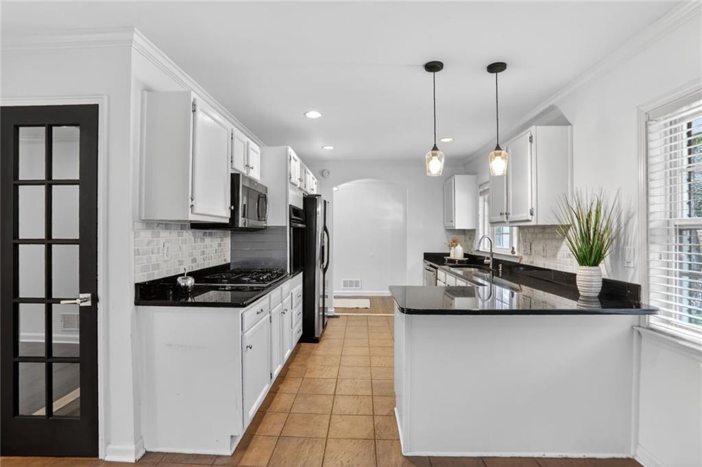 1127 Moores Mill Road NW