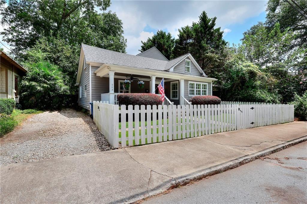 203 Flora Avenue NE