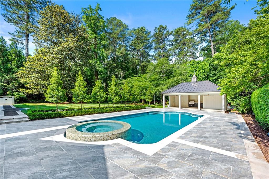 Tuxedo Park - Residential
