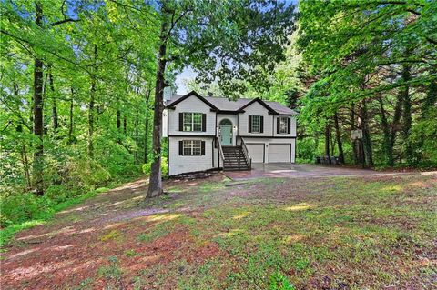 Homes For Sale - 2349 Norman Woods Court<br/> Dacula, GA 30019