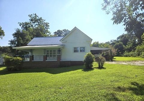 Homes For Sale - 117 Cason Road<br/> Cedartown, GA 30125