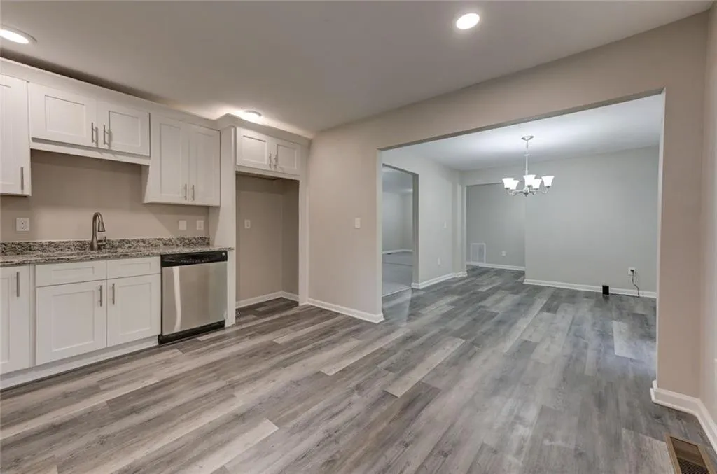 Locust Grove, Georgia 30248, United States, 5 Bedrooms Bedrooms, ,3 BathroomsBathrooms,Residential,Active,221698