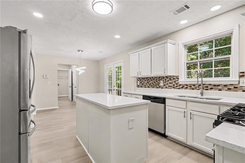1128 Mitford Lane
