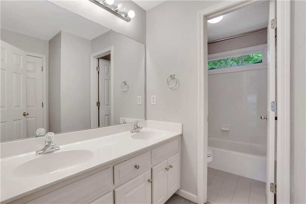 5435 Vicarage Walk, Alpharetta, Georgia image 35