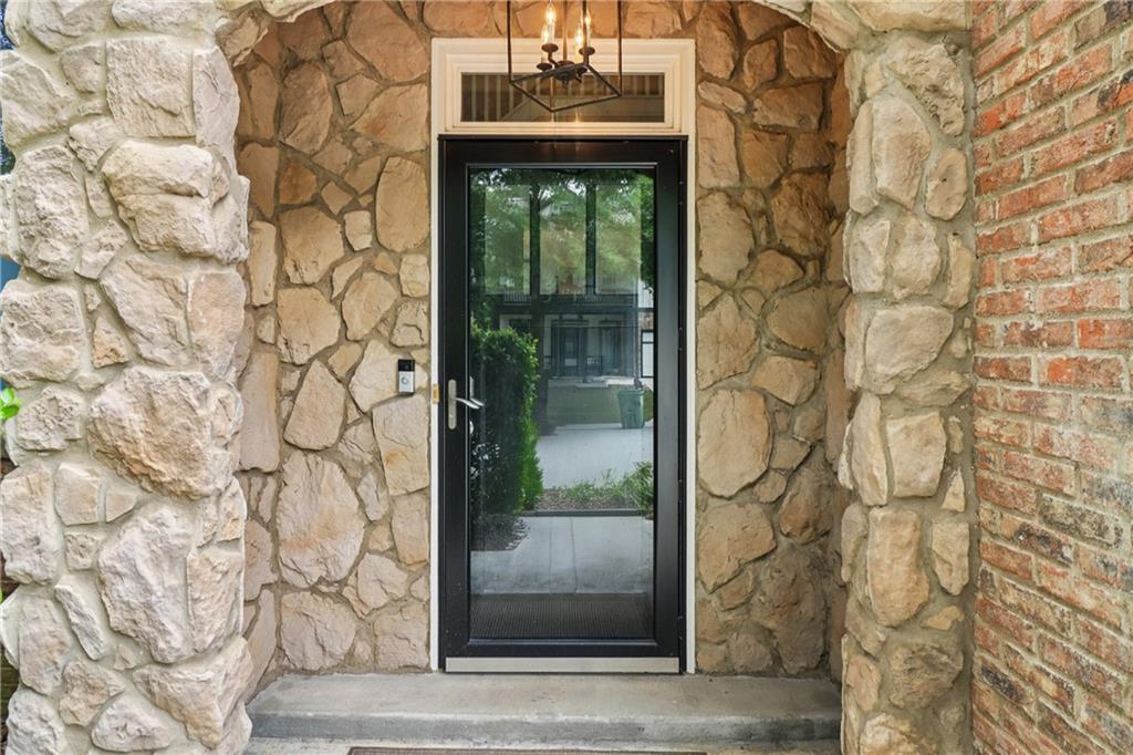 2075 Old Georgian Terrace NW