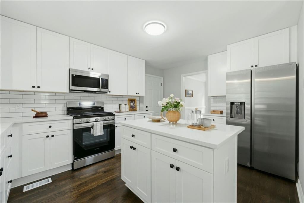 4279 W Mill Run Run NW