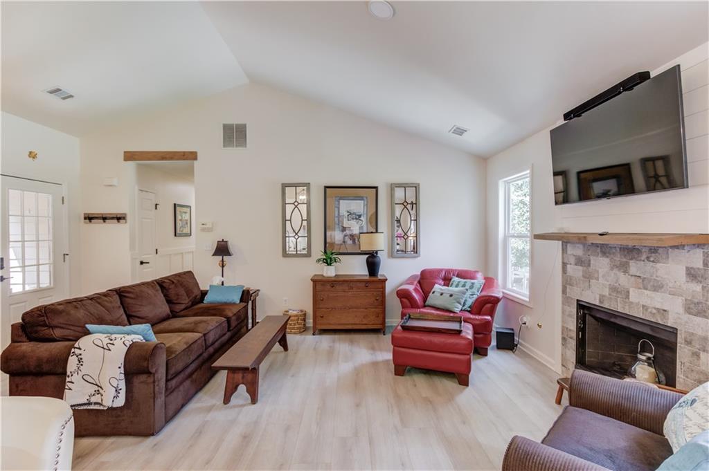 1023 Laurel Green Lane