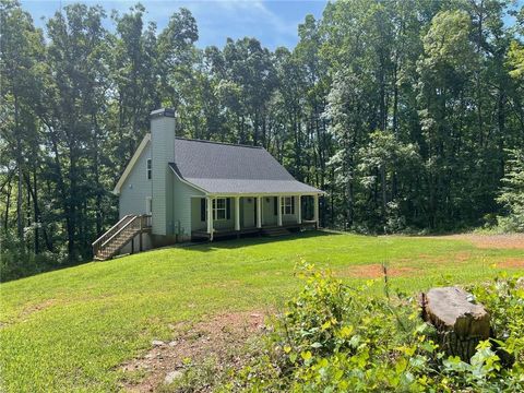 A home in Dawsonville