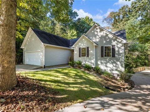 Homes For Sale - 8765 Covestone Drive<br/> Forsyth County, Gainesville, GA 30506
