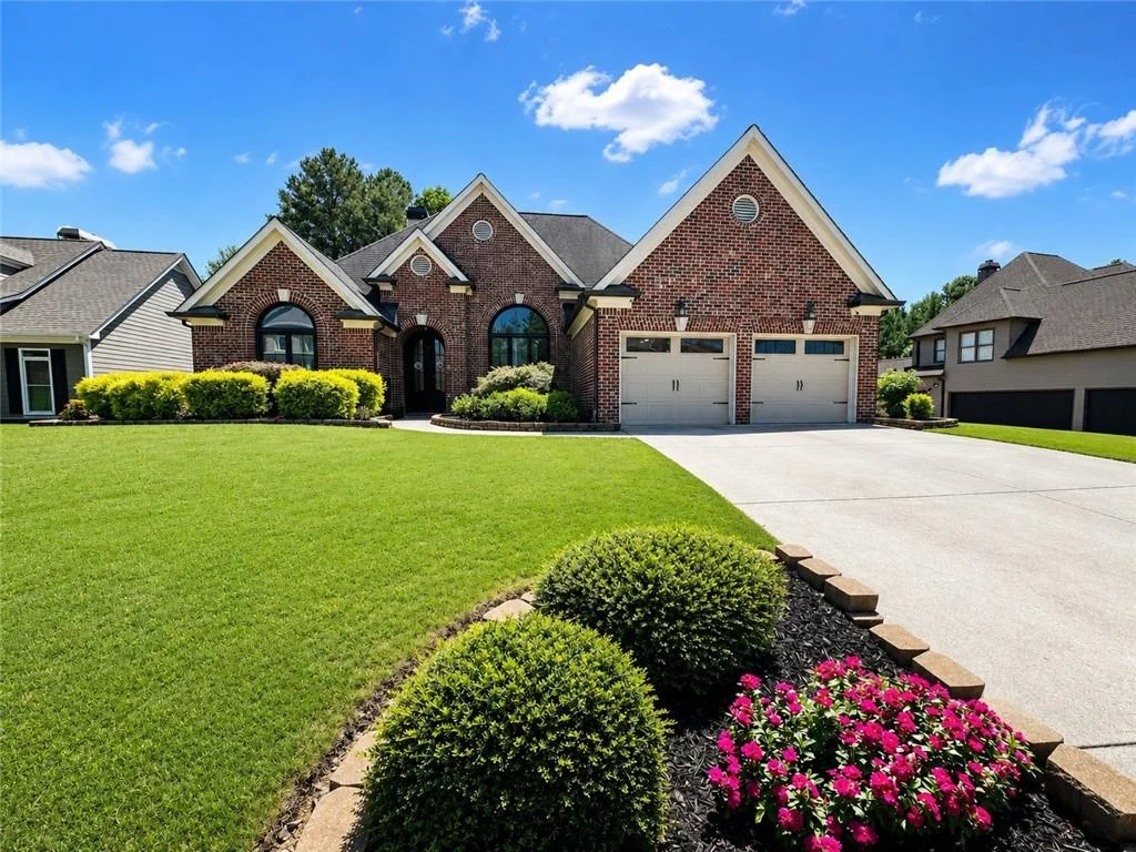 1265 Lamont Circle