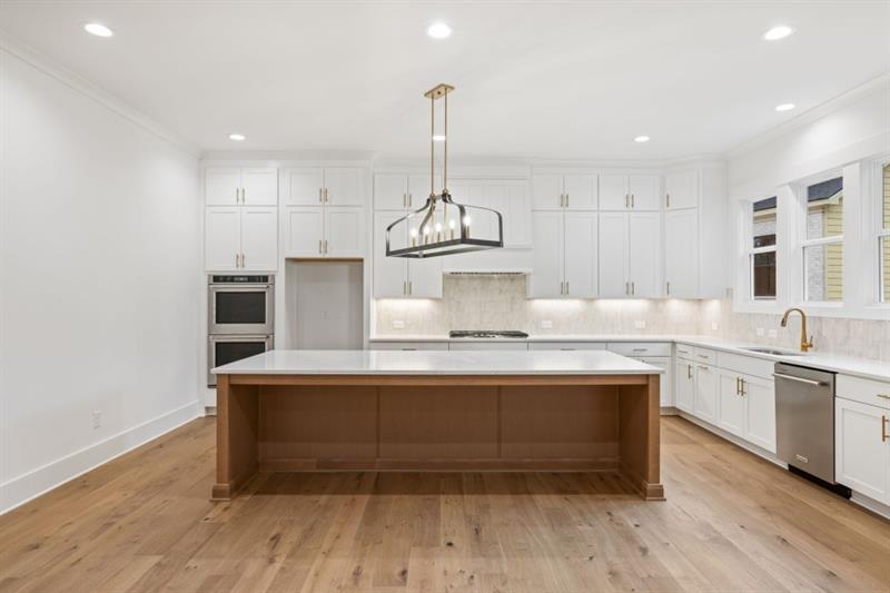 Gainesville, Georgia, 30506, United States, 4 Bedrooms Bedrooms, ,5 BathroomsBathrooms,Residential,Active,2032087
