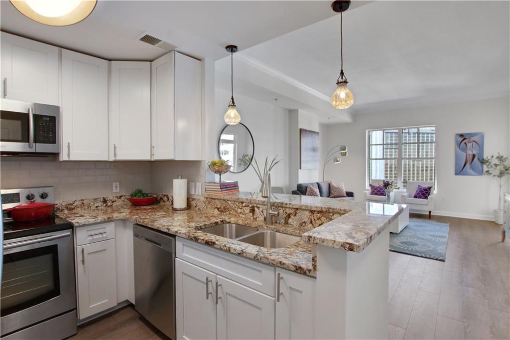 1101 Juniper Street NE 1506