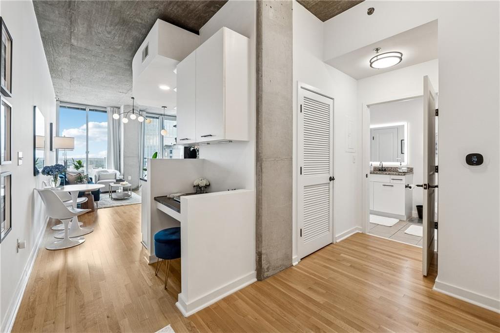 3324 Peachtree Road NE 2108