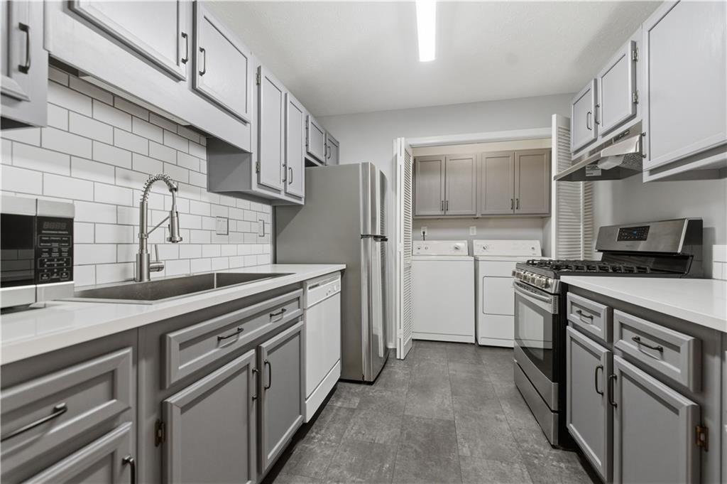 2204 Country Park Drive SE