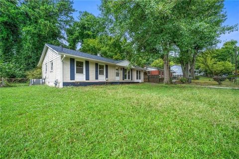 Homes For Rent - 128 Alexander Court<br/> Riverdale, GA 30274