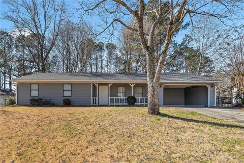 Homes For Sale - 3477 Mustang Drive<br/> Powder Springs, GA 30127
