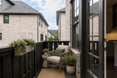 Condo For Sale - 6608 Sterling Drive<br/> Atlanta, GA 30328