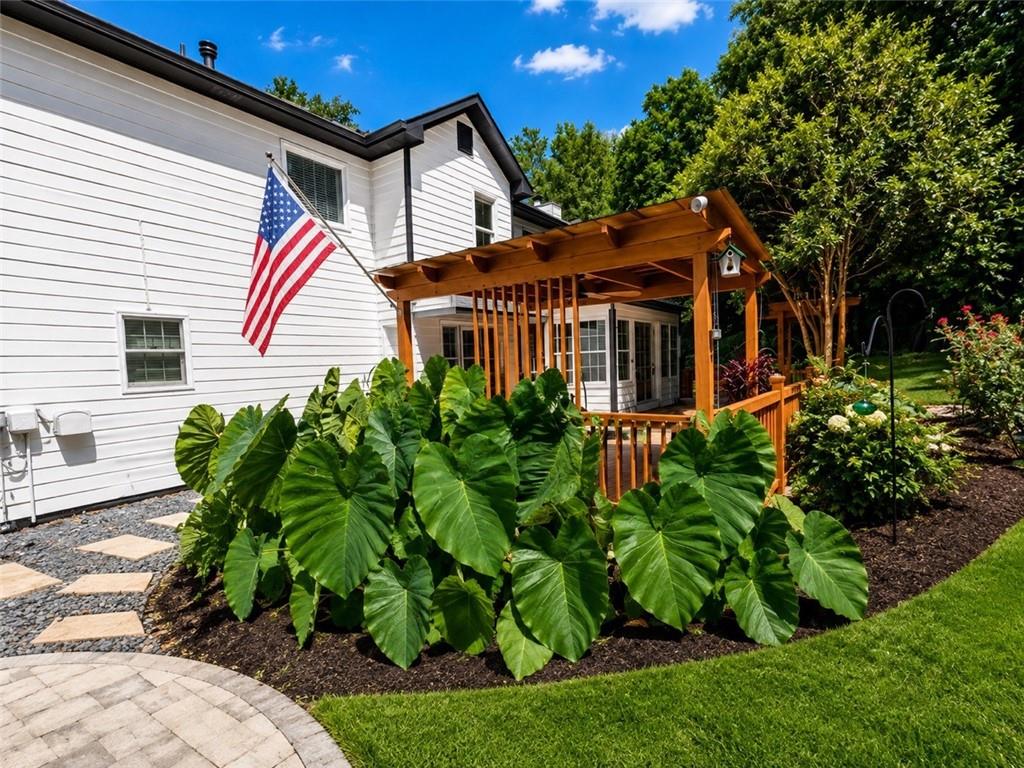 210 Pinehill Lane