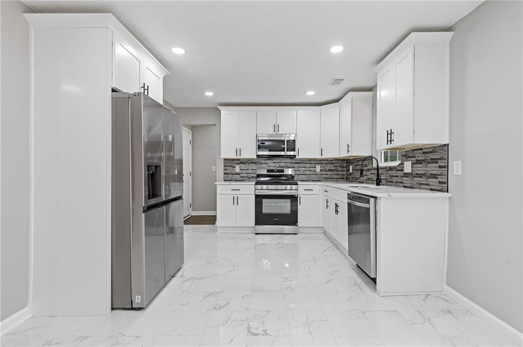 2599 Willow Creek Drive, Duluth, Georgia image 12