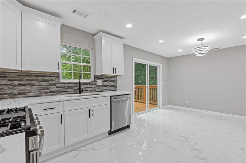 2599 Willow Creek Drive, Duluth, Georgia image 10