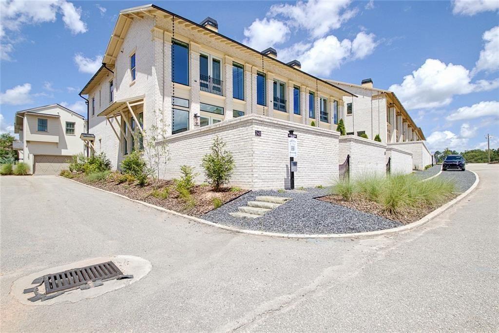240 Rolison Way