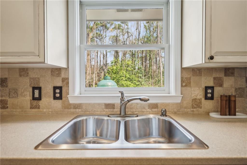 2711 Winding Lane, Brookhaven, Georgia image 13