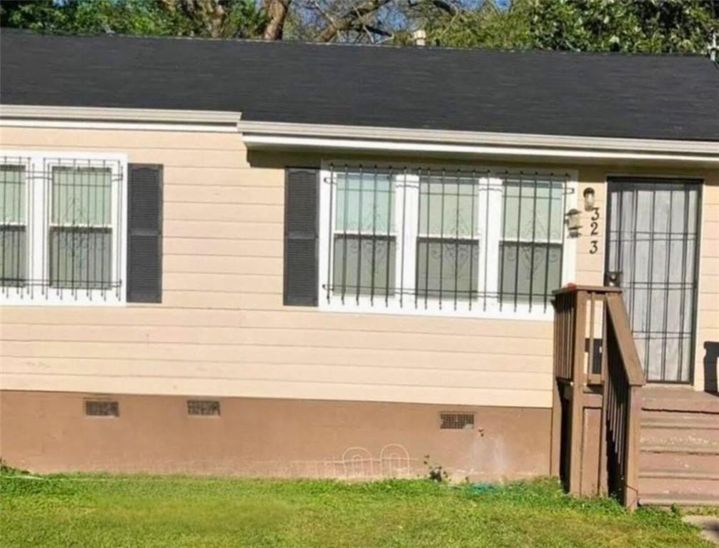 323 Camfield Court SW