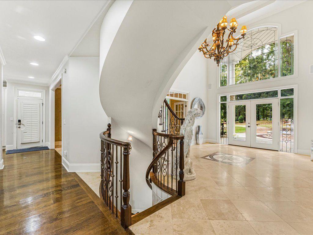 330 N Peachtree Parkway