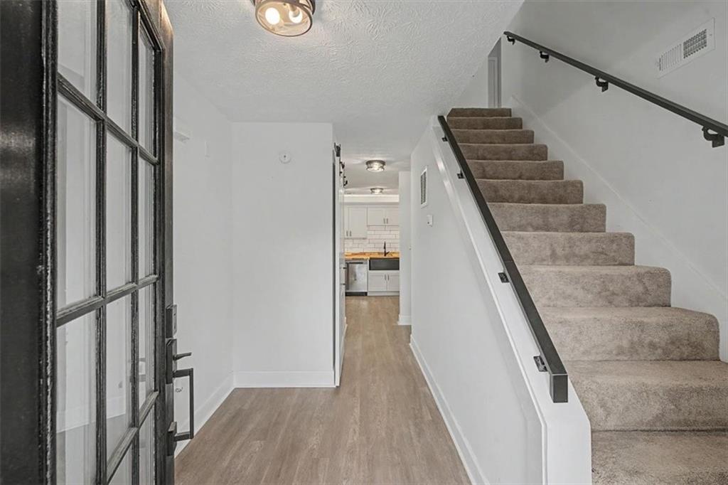 609 Woodknoll Court