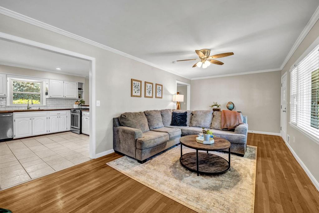 2396 Midvale Circle, Tucker, Georgia image 3