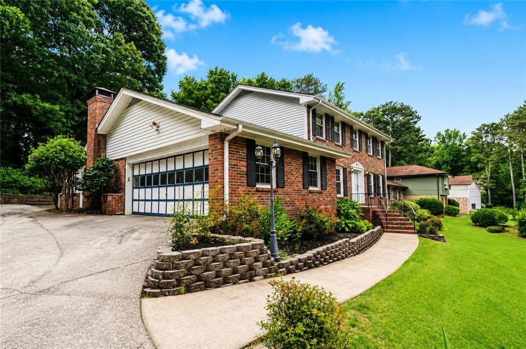 1683 Oak Ridge Circle SW