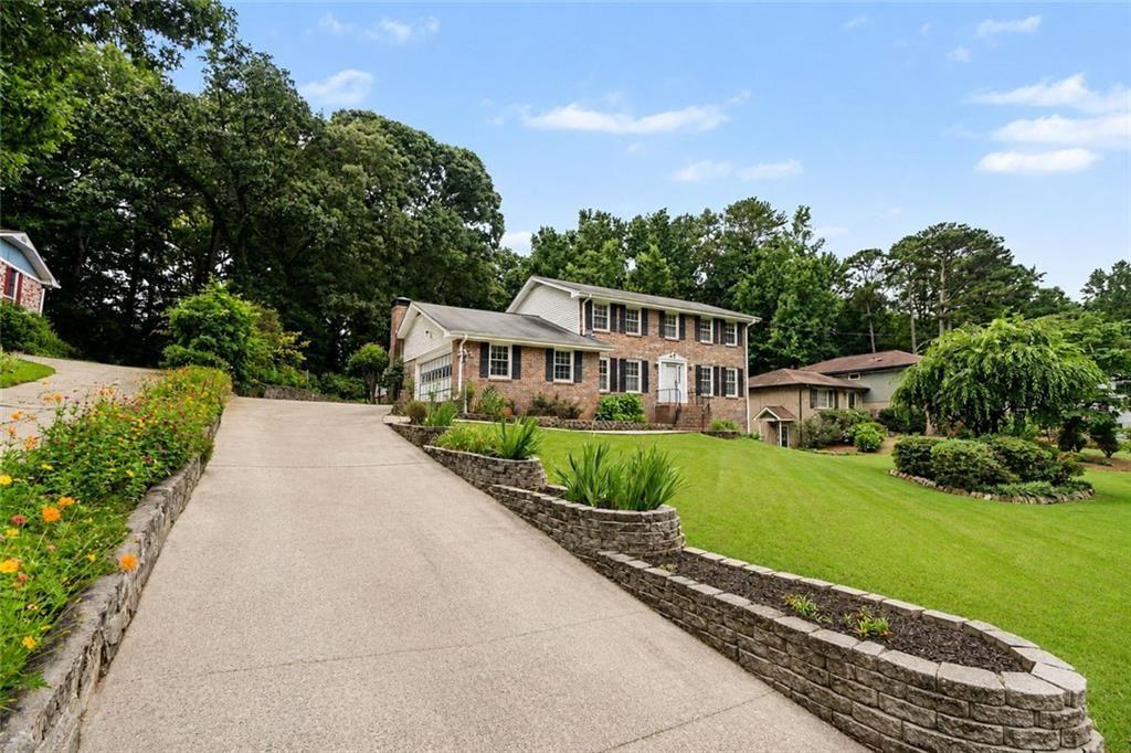 1683 Oak Ridge Circle SW