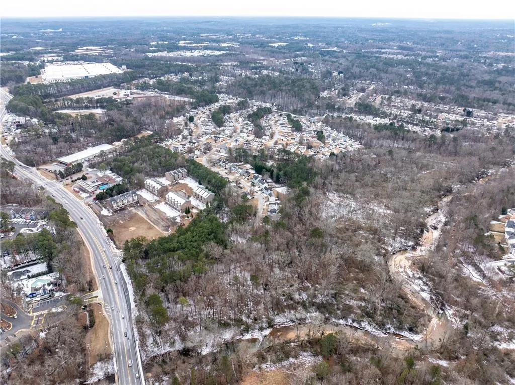 Decatur, Georgia 30035, United States, 5 Bedrooms Bedrooms, ,2 BathroomsBathrooms,Residential,Pending,7037