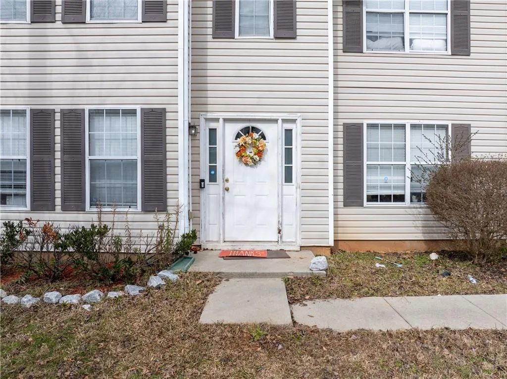 Decatur, Georgia 30035, United States, 5 Bedrooms Bedrooms, ,2 BathroomsBathrooms,Residential,Pending,7037