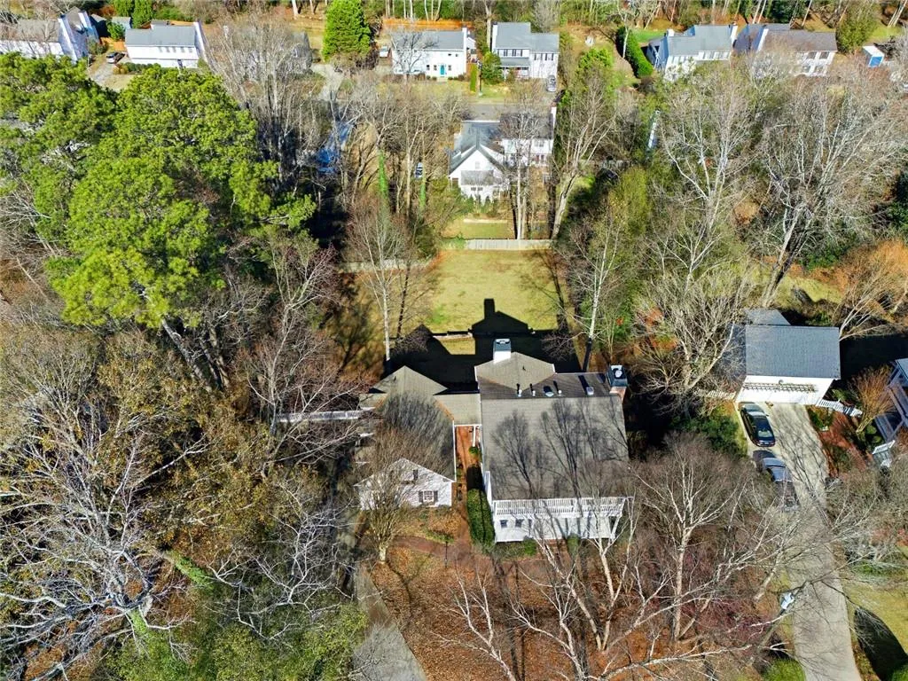 Roswell, Georgia 30075, United States, 5 Bedrooms Bedrooms, ,5 BathroomsBathrooms,Residential,Active,252314