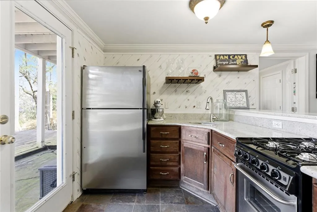 Roswell, Georgia 30075, United States, 5 Bedrooms Bedrooms, ,5 BathroomsBathrooms,Residential,Active,252314