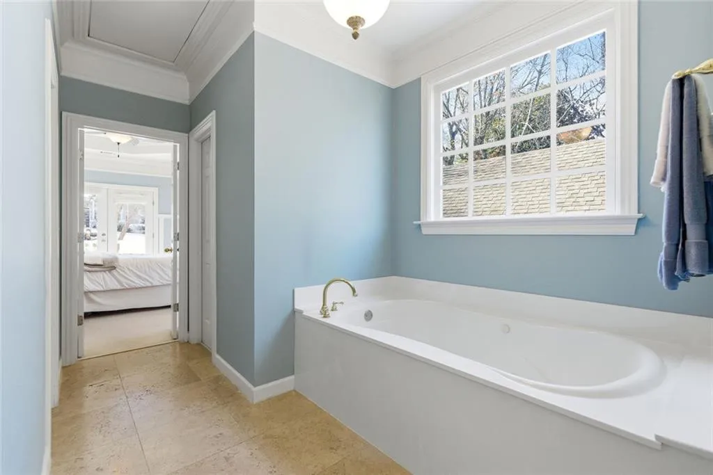 Roswell, Georgia 30075, United States, 5 Bedrooms Bedrooms, ,5 BathroomsBathrooms,Residential,Active,252314