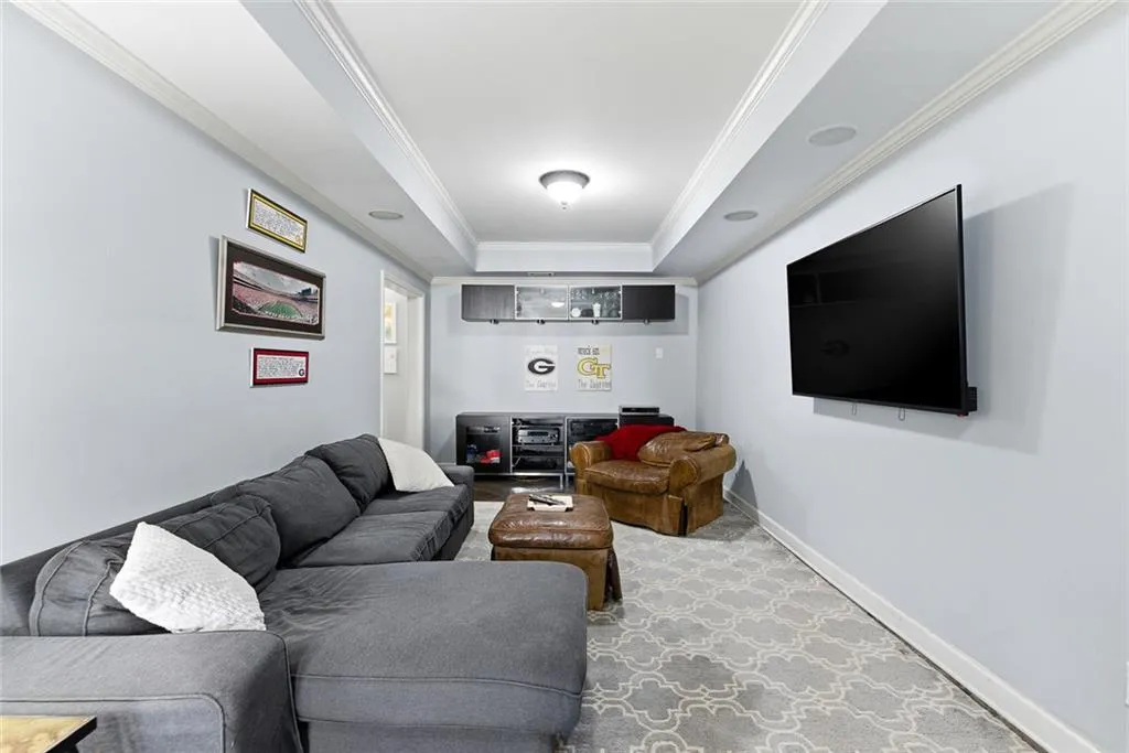 Roswell, Georgia 30075, United States, 5 Bedrooms Bedrooms, ,5 BathroomsBathrooms,Residential,Active,252314