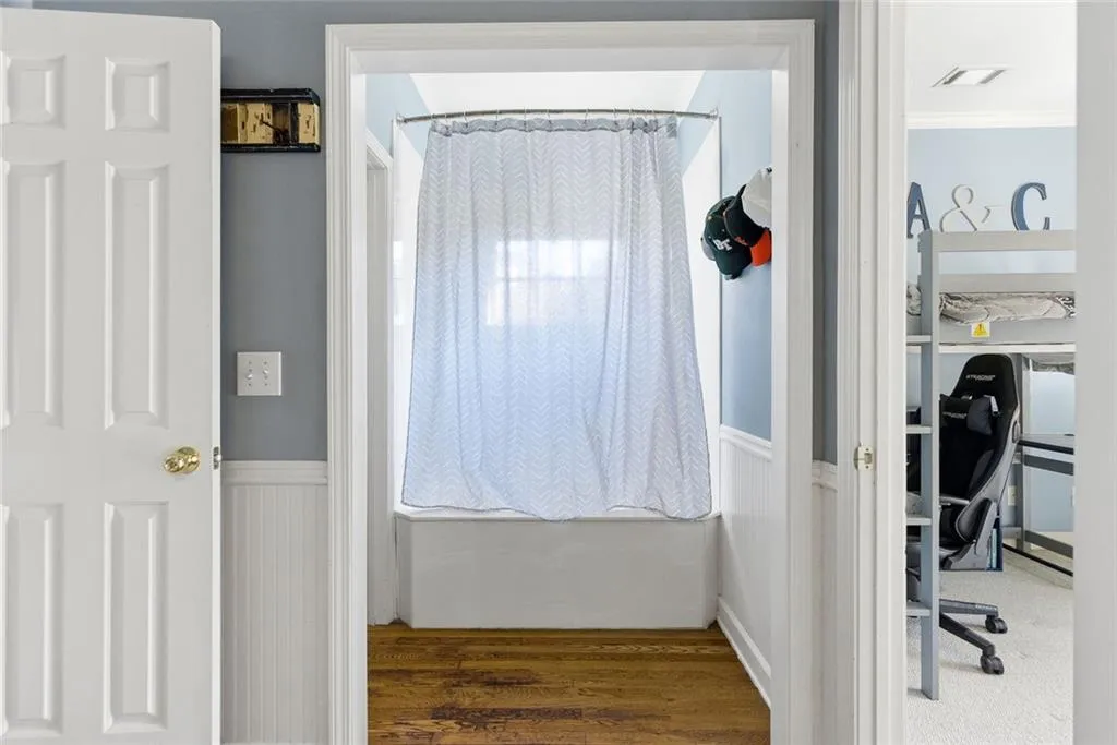 Roswell, Georgia 30075, United States, 5 Bedrooms Bedrooms, ,5 BathroomsBathrooms,Residential,Active,252314