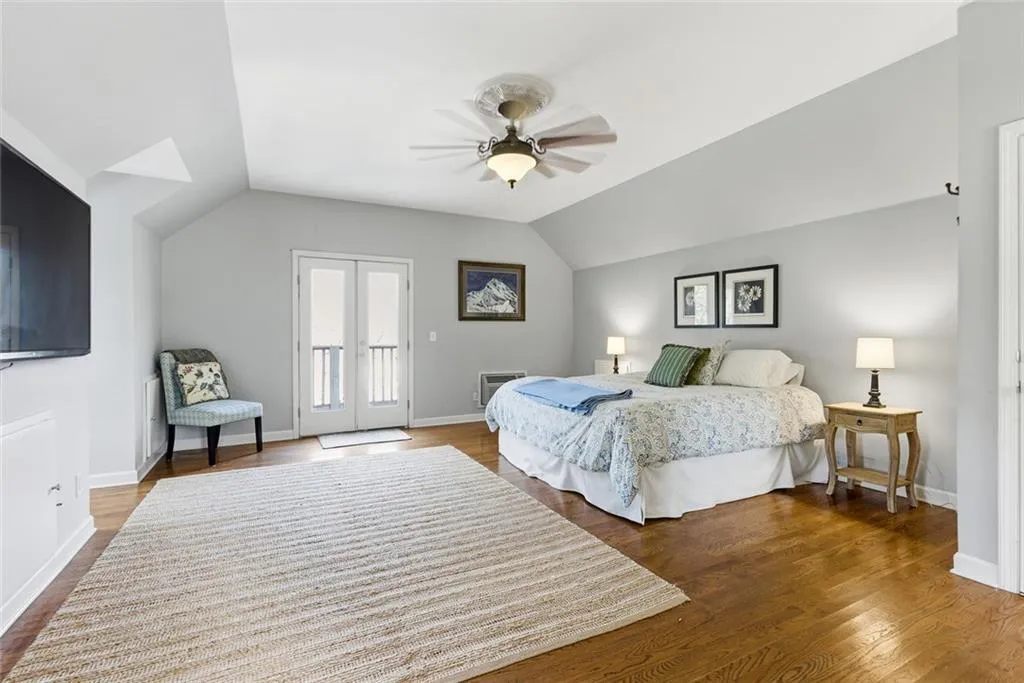 Roswell, Georgia 30075, United States, 5 Bedrooms Bedrooms, ,5 BathroomsBathrooms,Residential,Active,252314