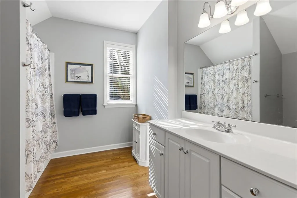 Roswell, Georgia 30075, United States, 5 Bedrooms Bedrooms, ,5 BathroomsBathrooms,Residential,Active,252314