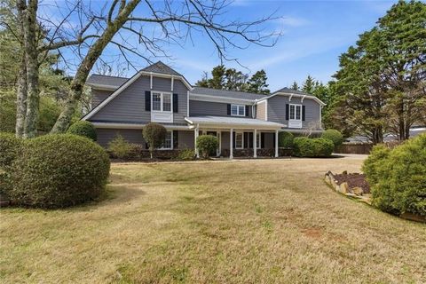 Homes For Sale - 415 Saddle Creek Circle<br/> Fulton County, Roswell, GA 30076