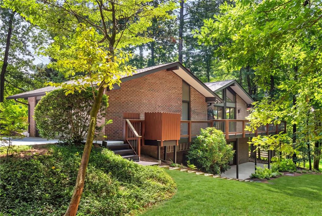 910 Freemanwood Lane