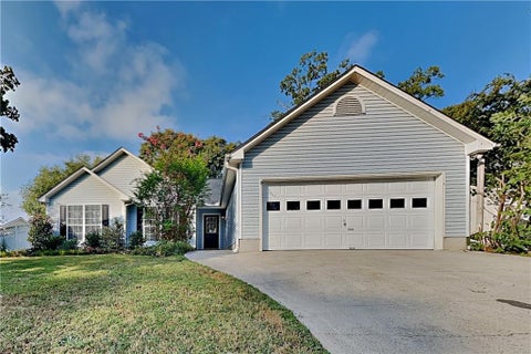 Homes For Rent - 679 Fernstone Trail<br/> Lawrenceville, GA 30046