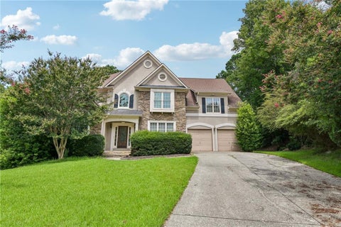 Homes For Sale - 905 Yosemite Drive<br/> Suwanee, GA 30024